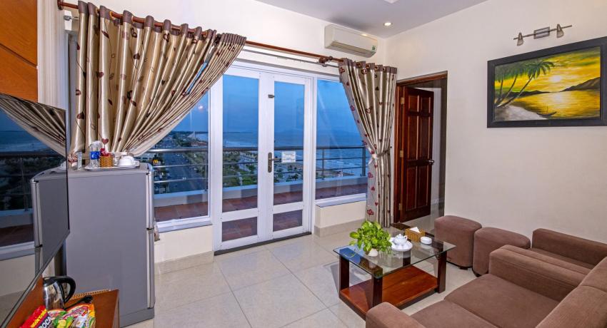 Green Suite Family Room
