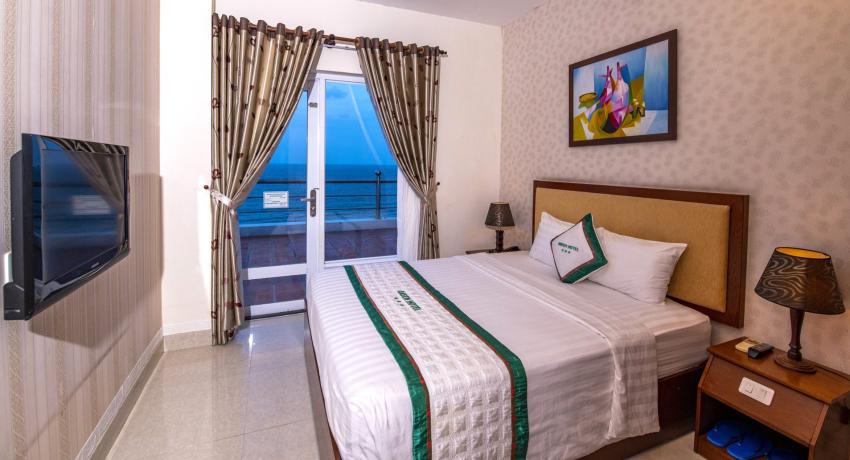 Green Suite Family Room